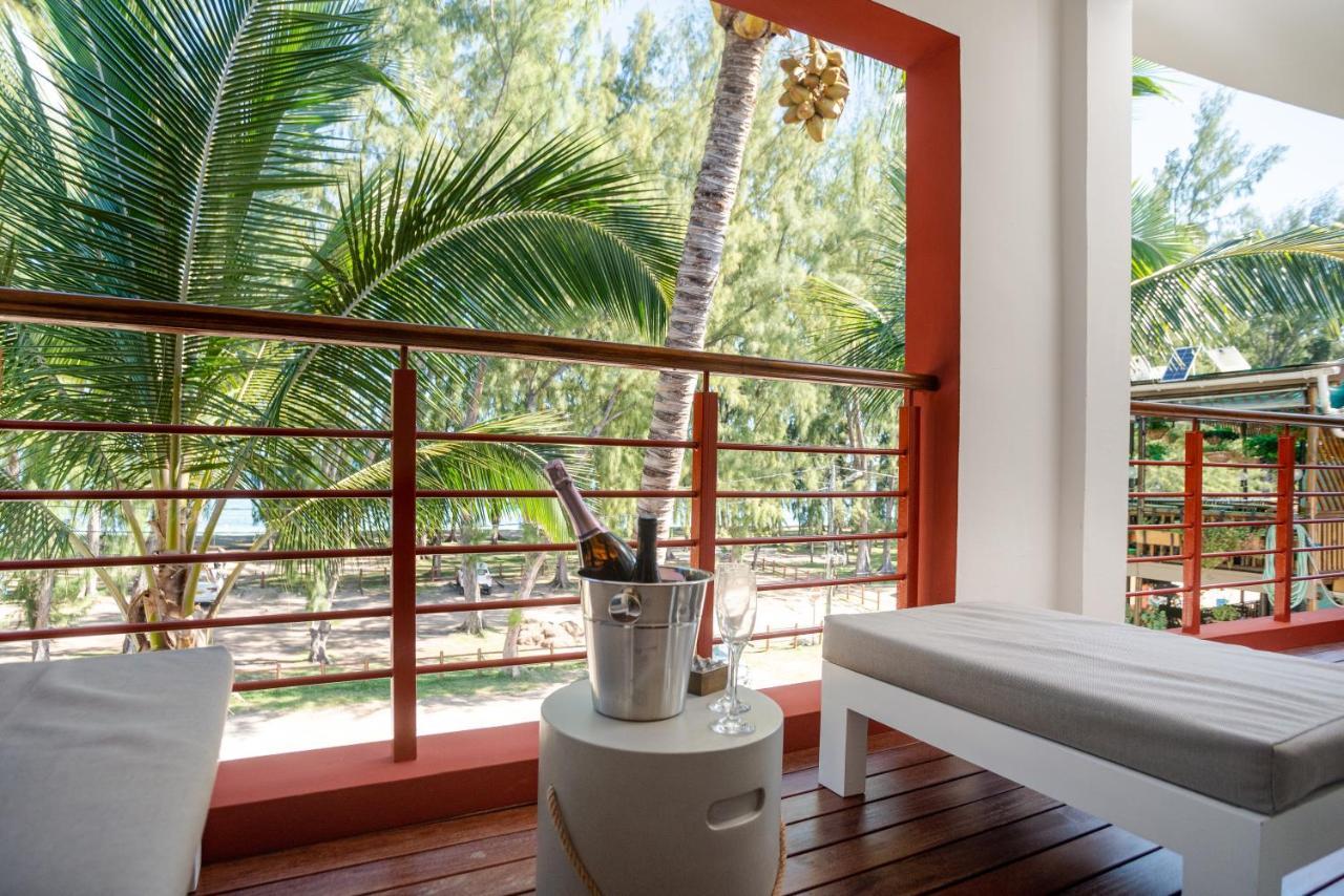 Blue Coral Beachfront Penthouse Flic-en-Flacq Exterior foto