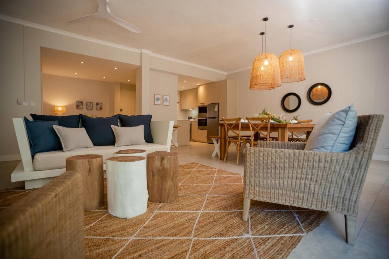 Blue Coral Beachfront Penthouse Flic-en-Flacq Exterior foto