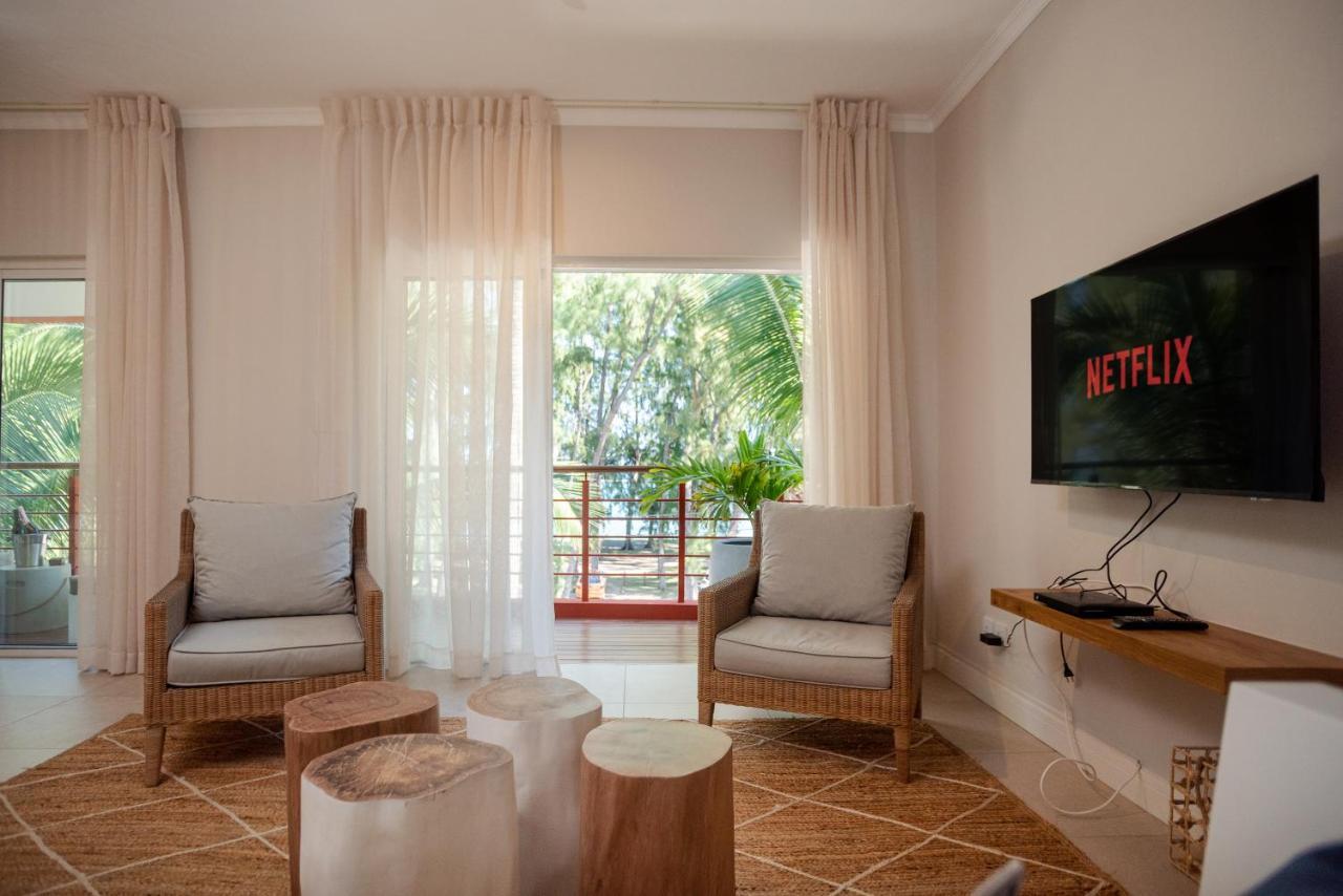 Blue Coral Beachfront Penthouse Flic-en-Flacq Exterior foto