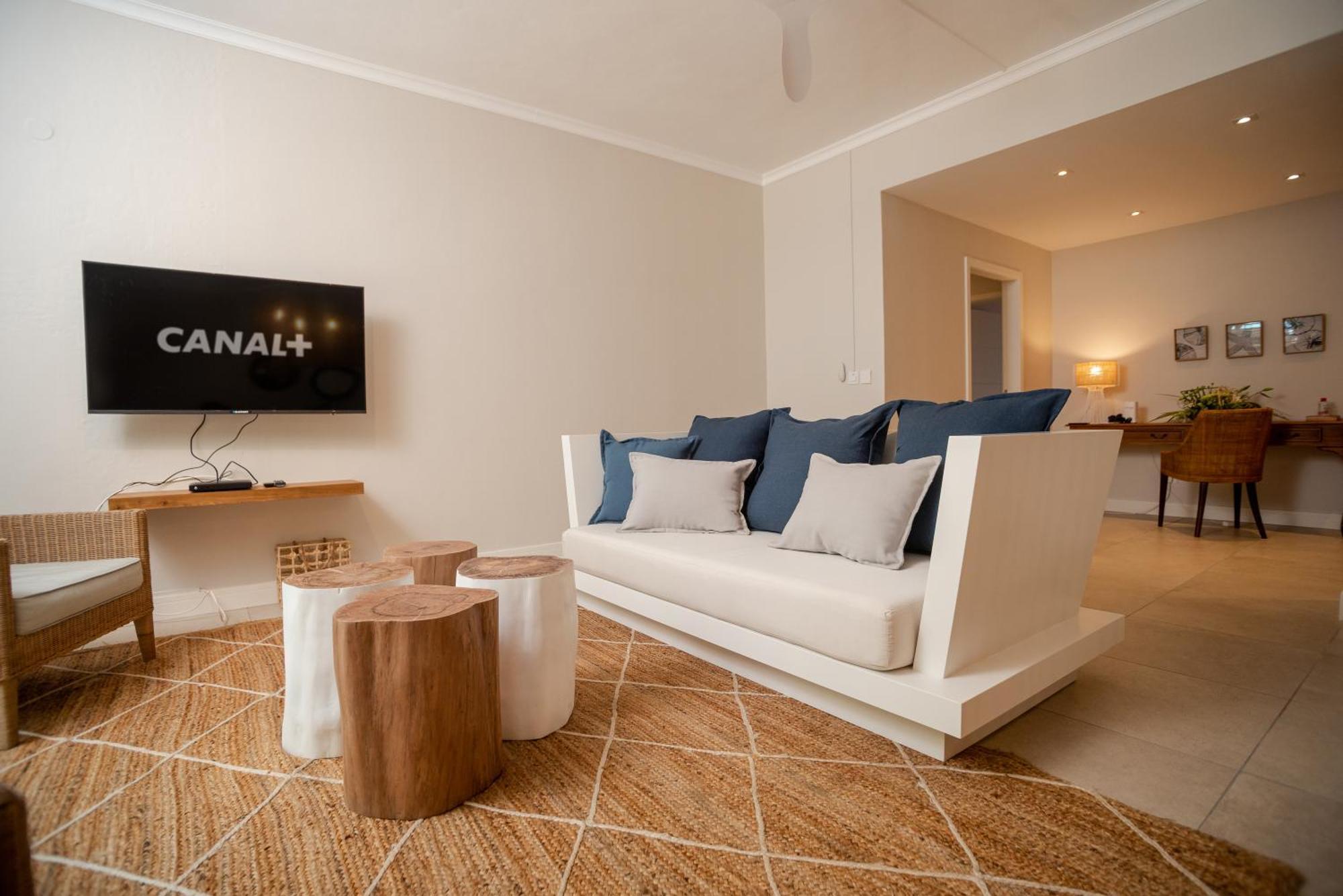Blue Coral Beachfront Penthouse Flic-en-Flacq Exterior foto